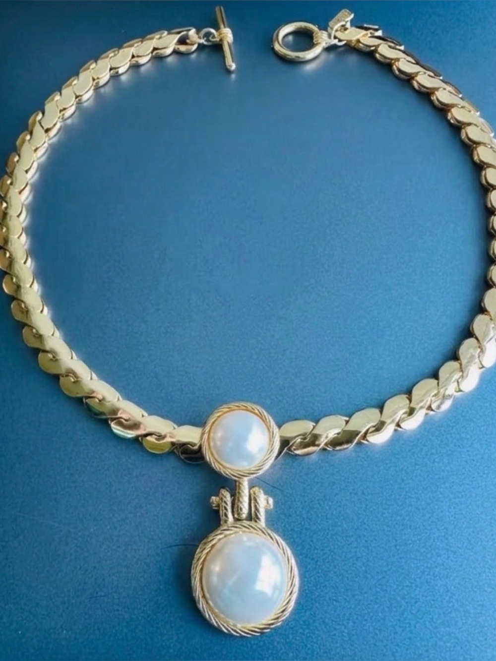 VTG Anne Klein Chunky Gold Tone Faux Pearl Drop Runway Statement Necklace - Picture 2 of 7